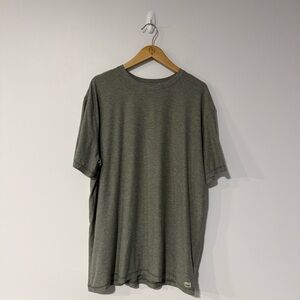 Vuori Strato Tech Short Sleeve Gray Heather Size XXL 26” PTP